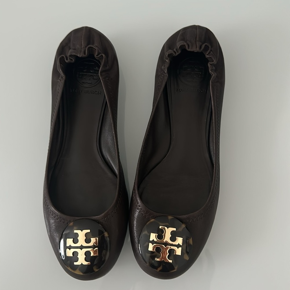 Adorable tortoise shell Tory Burch ballet flats